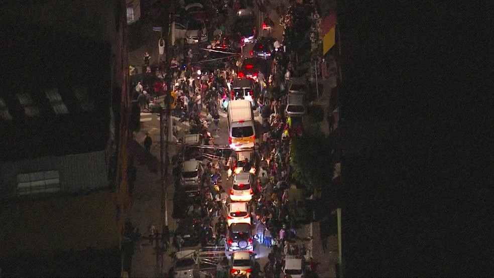 Aglomerações, filas e congestionamento em ruas do Brás com retomada do comércio  — Foto: Reprodução/TV Globo