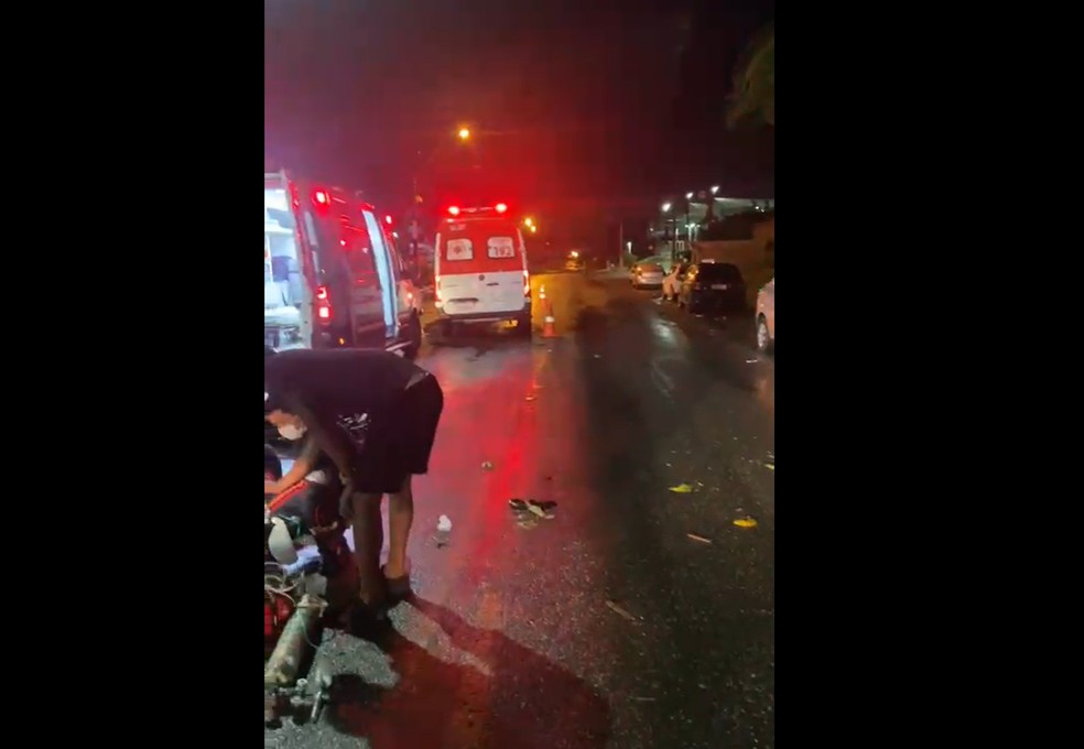 Um jovem de 21 anos morreu após batida frontal entre duas motos na BA-528, em Salvador — Foto: Redes Sociais