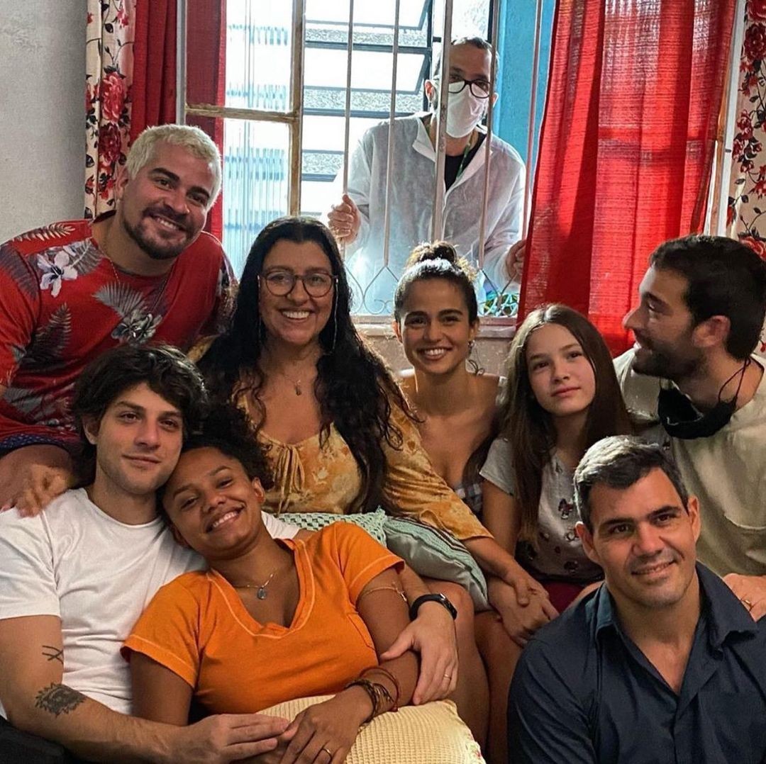 Família Silva reunida nos bastidores de Amor de Mãe (Foto: Reprodução/Instagram)
