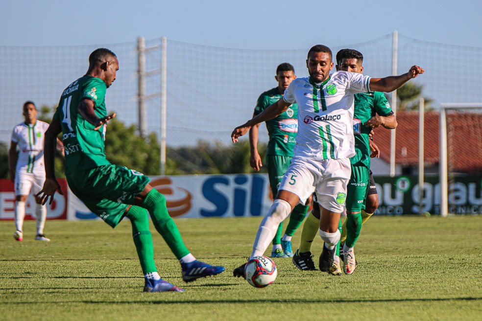 Luis Fernando falhou no primeiro gol — Foto: Ronaldo Oliveira / ASCOM Floresta EC