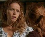 Gilda (Leona Cavalli) e Eliza (Marina Ruy Barbosa) em 'Totalmente demais' | TV Globo