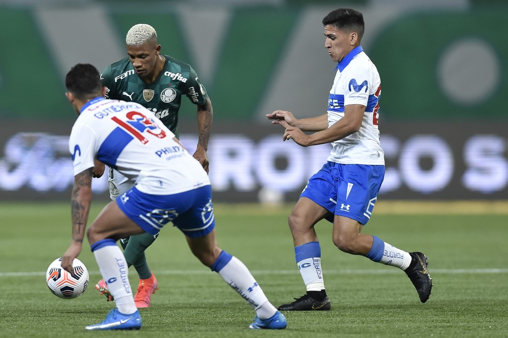Danilo durante a partida entre Palmeiras e Universidad Cat�lica � Foto: Staff Images / CONMEBOL