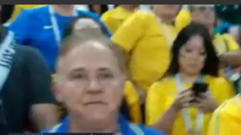 Charlinho, prefeito de Itaguaí, viu jogo na Copa da Rússia (Foto: Reprodução/TV Globo)