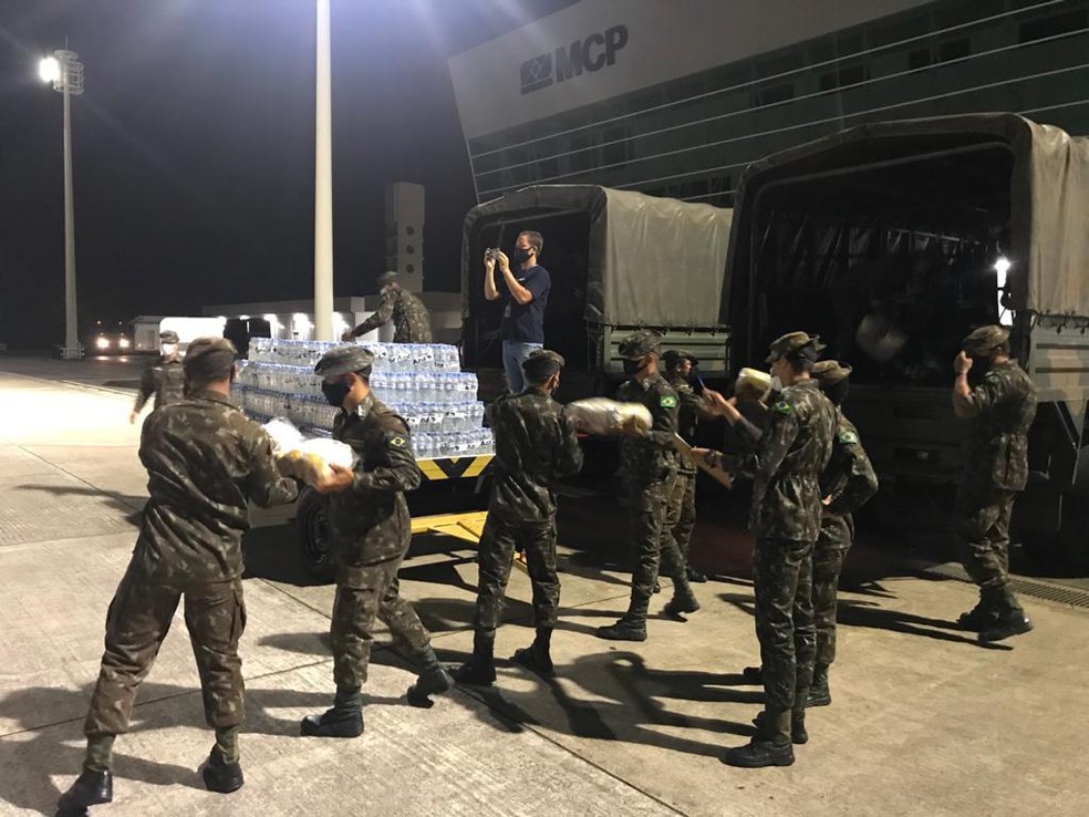 Operação faz a distribuição de alimentos no Estado — Foto: Divulgação Ministério da Defesa