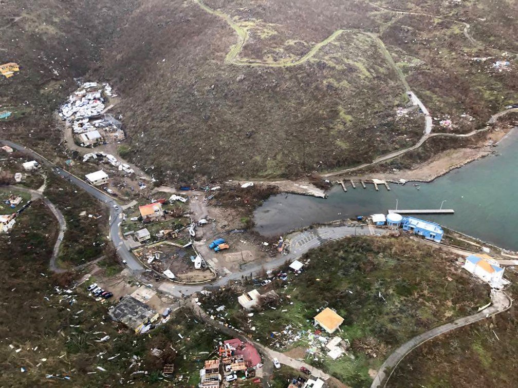 Foto desta sexta-feira (8) mostra os estragos causados por Irma na ilha de Virgen Gorda, nas Ilhas Virgens Britânicas.  (Foto: Caribbean Buzz Helicopters via AP)