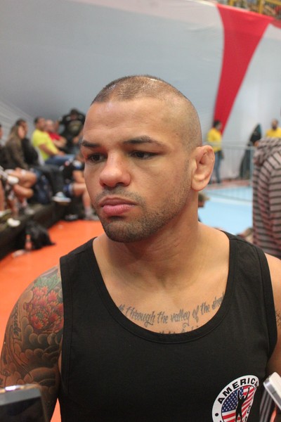 Thiago Pitbull (Foto: Marcelo Barone / GloboEsporte.com)