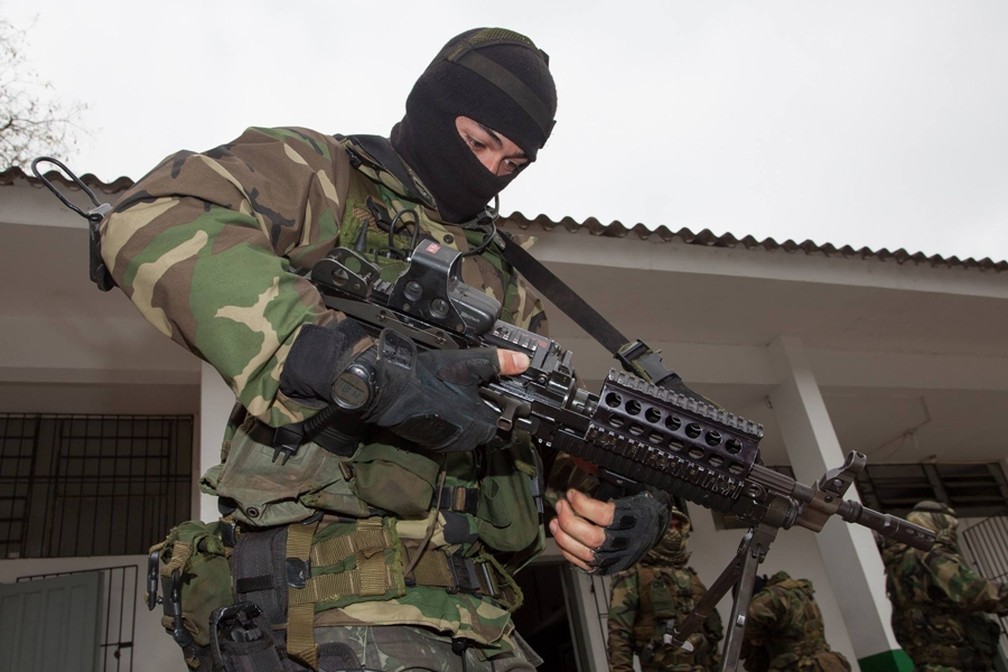 PM de SP vai comprar metralhadora leve calibre 7.62 semelhante à usada pelo Exército e pela FAB, que é a FN Minimi (foto) — Foto: Exército/divulgação