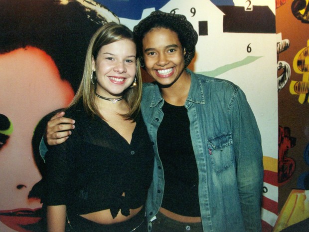Fernanda Souza e Aisha Jambo em Malhação de 2000 (Foto: CEDOC / TV Globo)