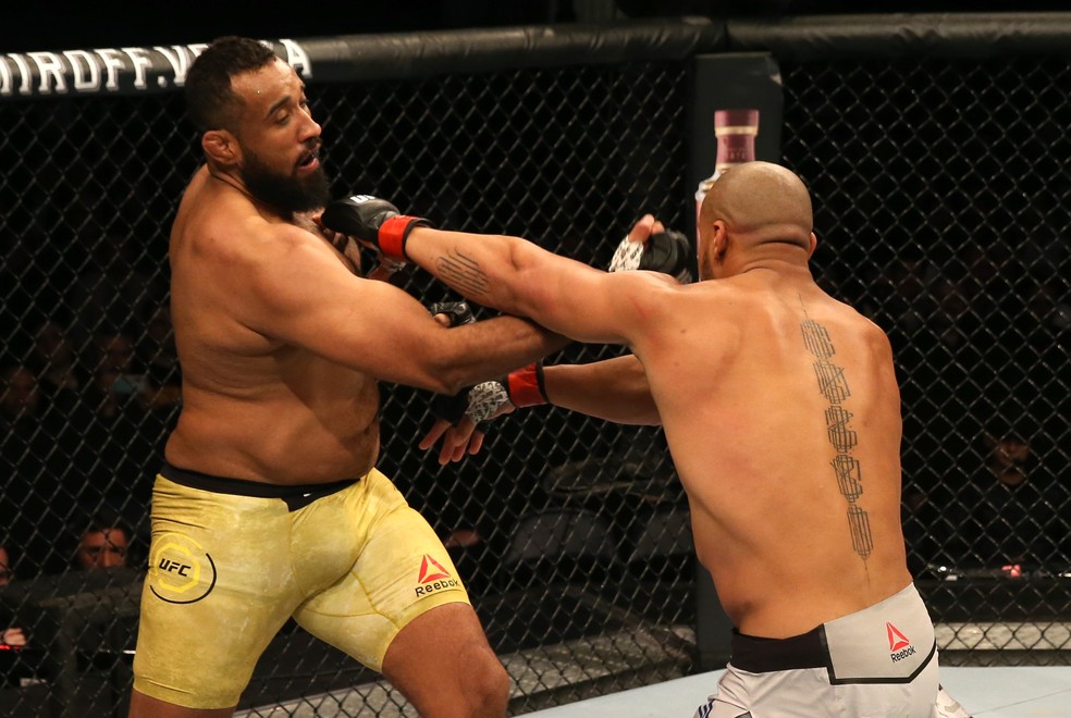Ufc Acerta Luta Entre Raphael Bebezao E Jeff Hughes Pelo Peso Pesado Para Edicao Em Singapura Combate Sportv