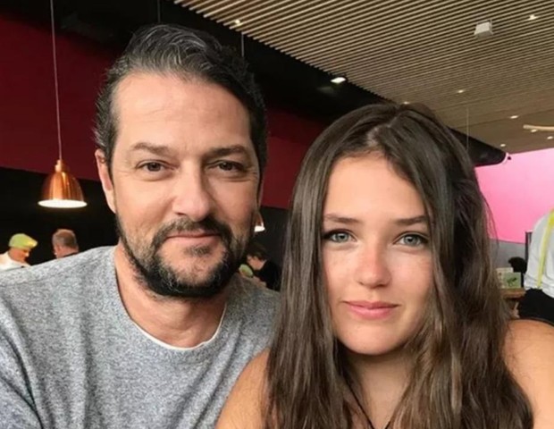 Marcelo Serrado com a filha (Foto: Reprodução)