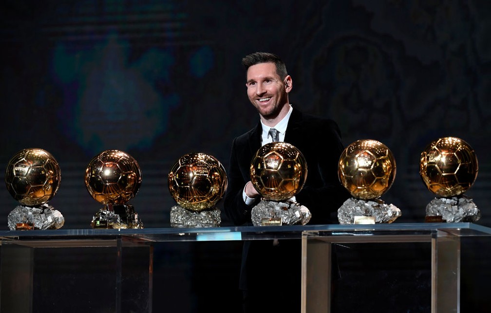 Lionel Messi é o maior vencedor da Bola de Ouro, com seis troféus no currículo — Foto: Getty Images