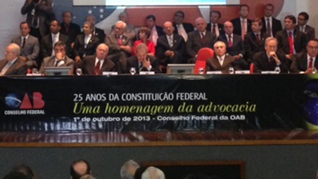 Lula, o vice Michel Temer e autoridades em ato comemorativo dos 25 anos da Constituinte (Foto: Nathalia Passarinho / G1)