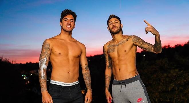 Neymar incentivou Gabriel Medina a 'se soltar na pista' (Foto: Reprodução/Instagram)