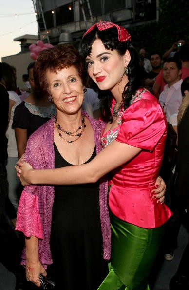 Katy Perry e sua mãe Mary Hudson (Foto: Getty Images)