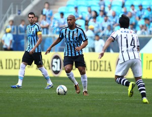 Grêmio prevê dificuldades, mas tenta esquecer pressão da torcida corintiana