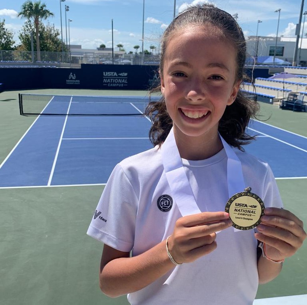 Clara Coura é campeã do USTA National Campus Level 6 na categoria 14 anos — Foto: Arquivo pessoal