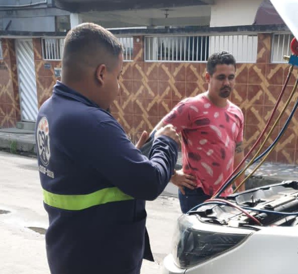 Dia em que viatura da polícia sofreu pane no meio da rua por falta de manutenção — Foto: Arquivo pessoal 
