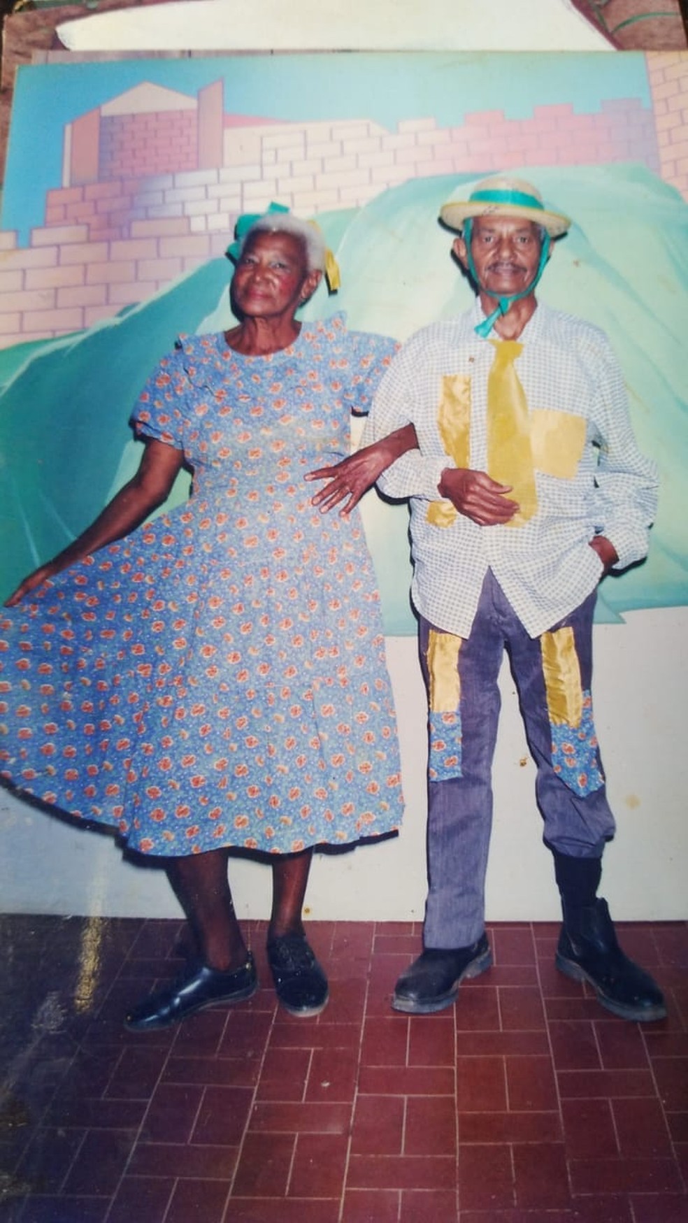 Dona Maria em comemora&ccedil;&atilde;o, antes de ser diagnosticada com c&acirc;ncer &mdash; Foto: Arquivo pessoal