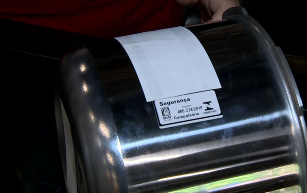 Panela de pressaõ precisa ter o selo do Inmetro como garantia de segurança — Foto: Reprodução/EPTV