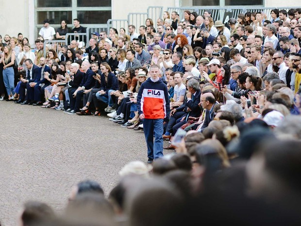 Gosha Rubchinskiy referenced Eighties logos in his show, presented at an abandoned factory in Florence (Foto: Suzy Menkes)