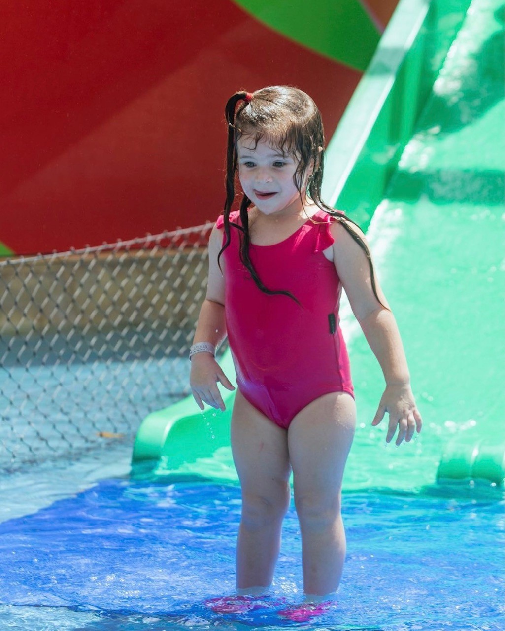 Sofia se diverte na piscina (Foto: Reprodução/Instagram)