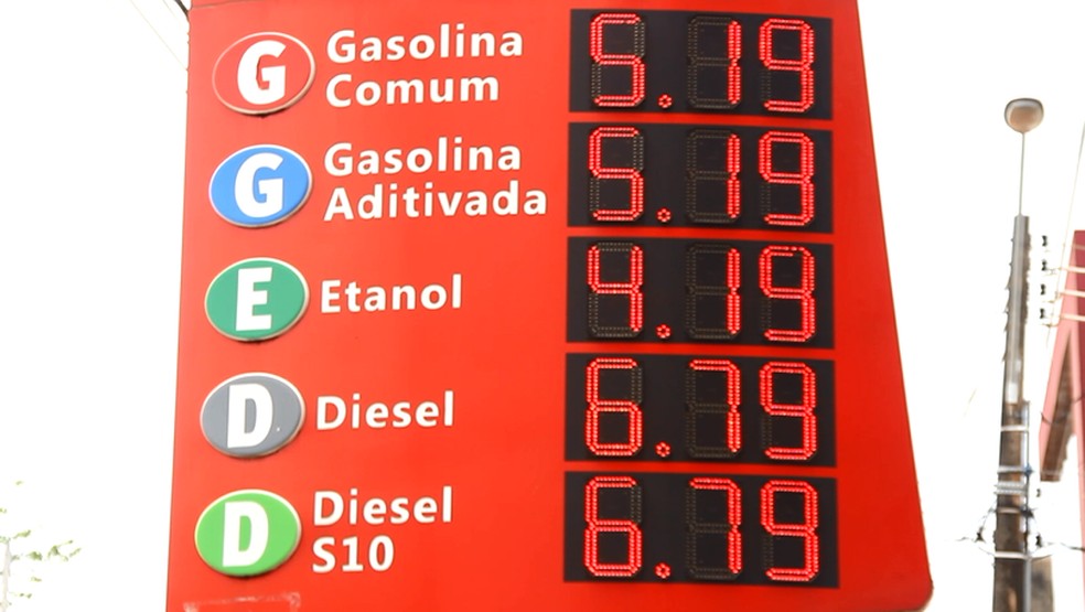 Um dos postos de gasolina cobrando preço indevido em Porto Velho.  — Foto: Divulgação