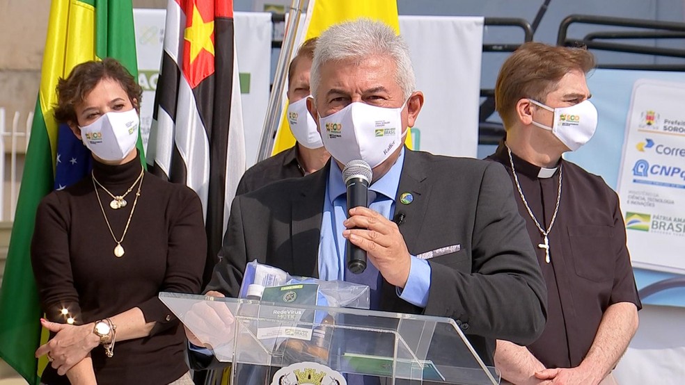 Ministro da Ci&ecirc;ncia, Marcos Pontes, esteve na Santa Casa de Sorocaba (SP) &mdash; Foto: Reprodu&ccedil;&atilde;o/TV TEM