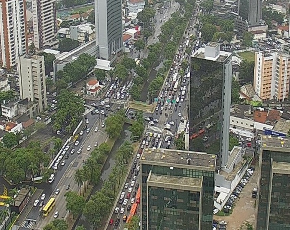 Avenida Agamenon Magalhães, no centro do Recife, é uma das principais vias da cidade (Foto: Reprodução/CTTU)