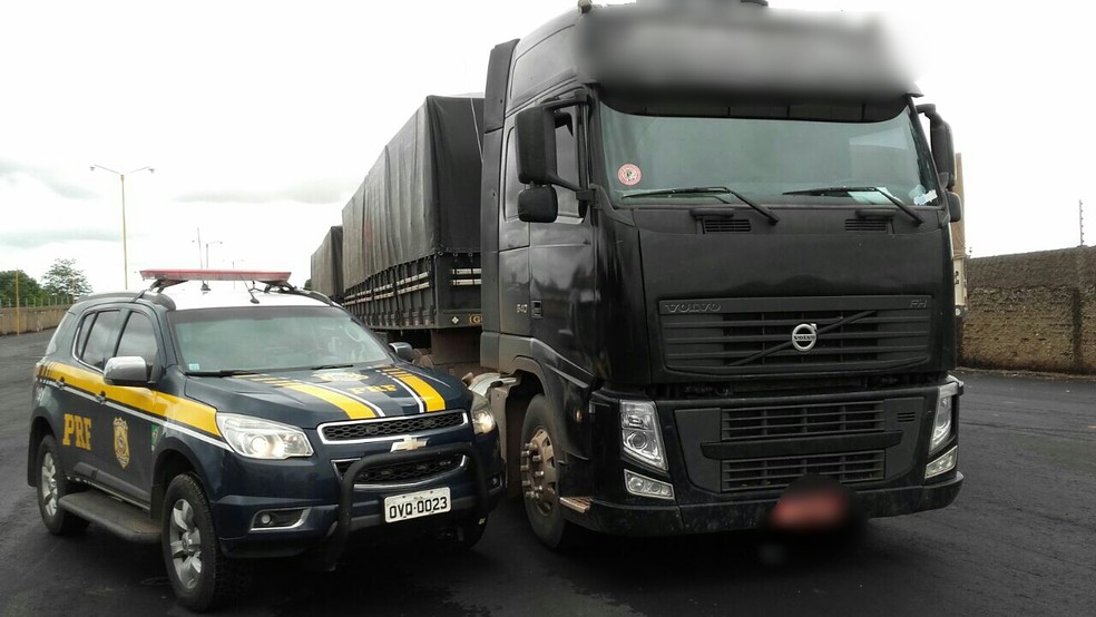 PRF mantém fiscalização atuante contra caminhões arqueados - Blog