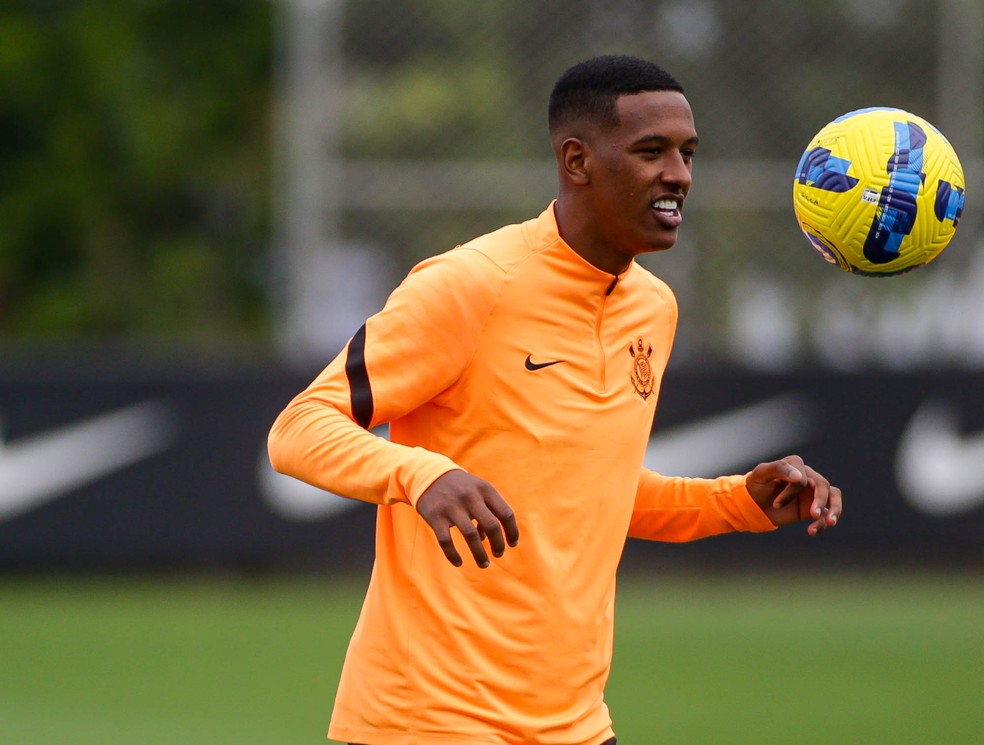 Robert Renan em treino do Corinthians — Foto: Rodrigo Coca/Ag. Corinthians