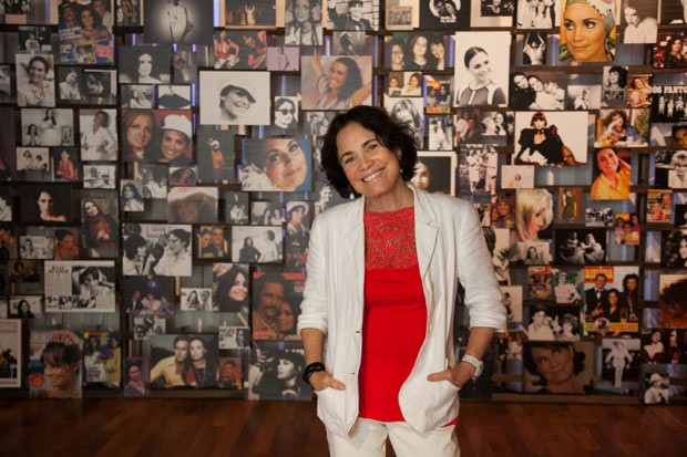 A atriz Regina Duarte em visita à exposição “Espelho da Arte – A Atriz e Seu Tempo”, que celebra seus 50 anos de carreira (Foto: Marcos Rosa )