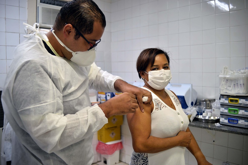 Vacinação contra Covid-19 segue em Salvador na terça-feira (21). — Foto: Jefferson Peixoto/Secom