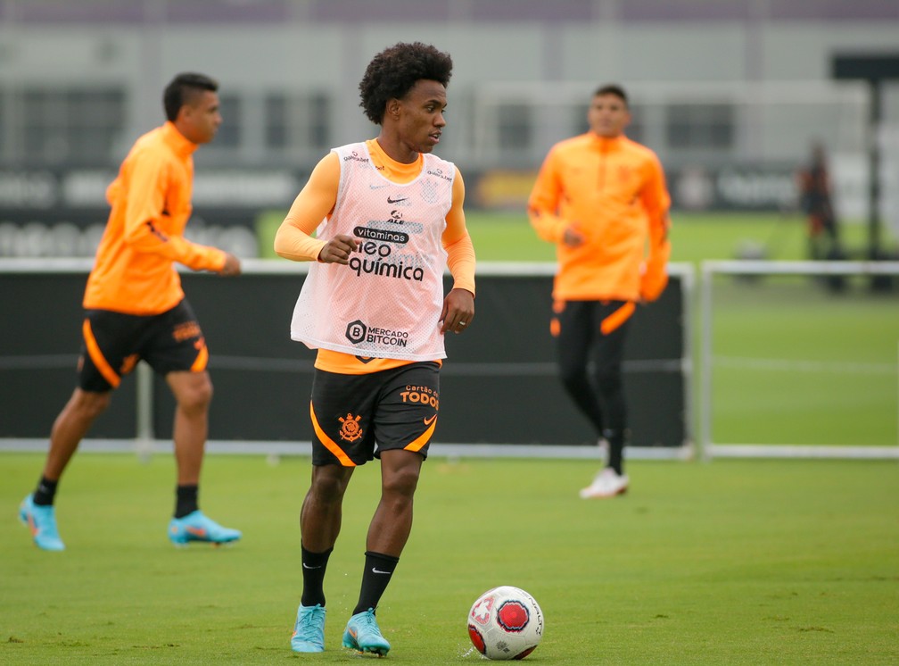 Ainda em adaptação, Willian atua um jogo todo pela primeira vez desde retorno ao Corinthians