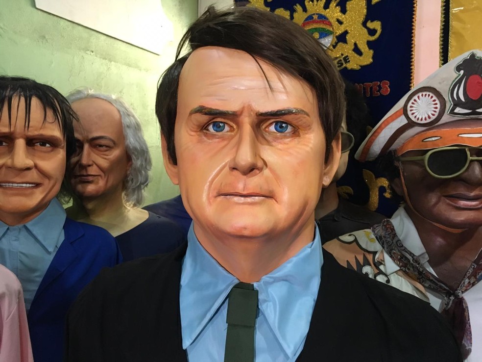 Boneco de Jair Bolsonaro foi feito pela Embaixada de Pernambuco - Bonecos Gigantes de Olinda â€” Foto: Oton Veiga/TV Globo