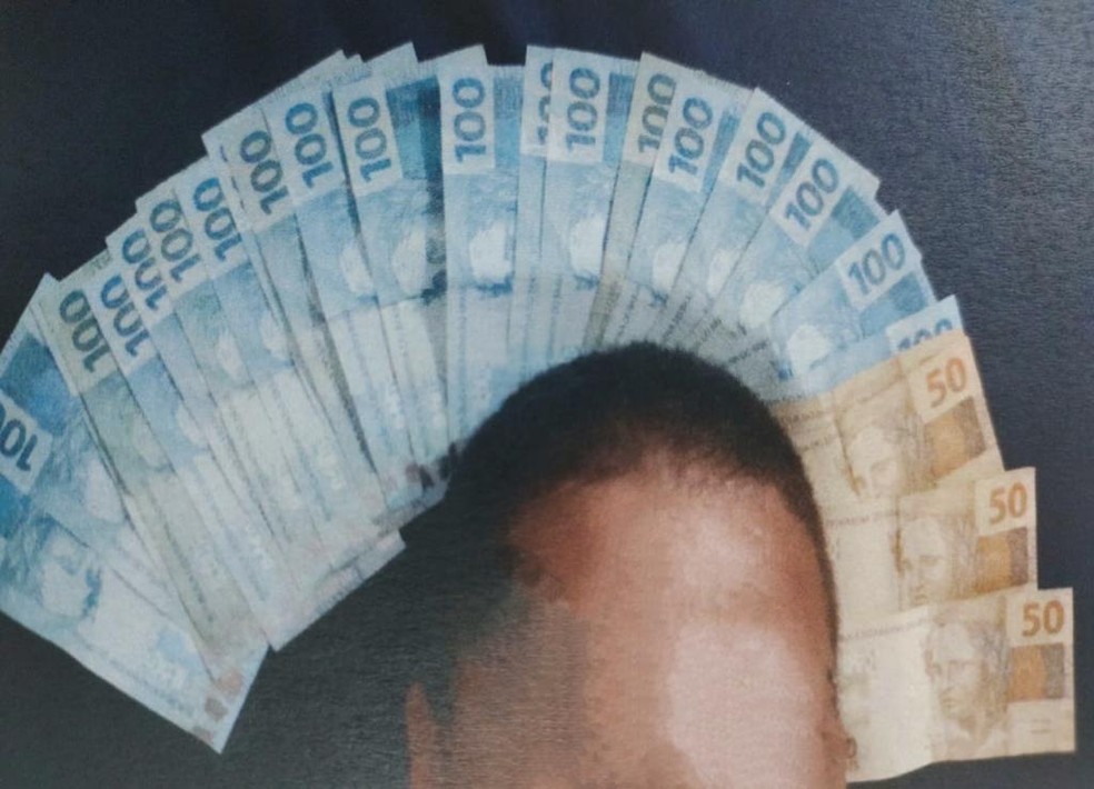 Dinheiro apreendido em operação contra fraudes bancárias, no DF — Foto: PCDF/Divulgação