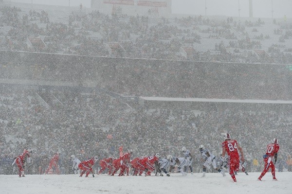 As imagens do jogo entre Bills e Colts sob nevasca em Buffalo