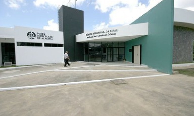Ufal retoma atendimento jurídico gratuito de forma presencial