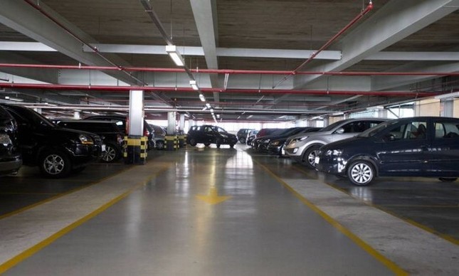 Justi&ccedil;a do Rio manda condom&iacute;nio indenizar moradora atropelada na garagem