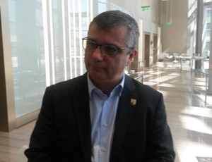 Sem direito de arena, árbitros são convocados para discutir greve