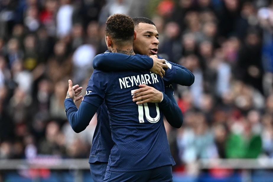 Mbappé e Neymar marcaram na vitória do PSG sobre o Lille