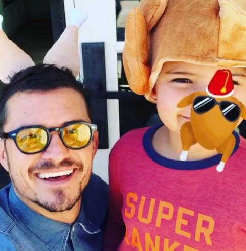 O ator Orlando Bloom com o filho Flynn (Foto: Instagram)