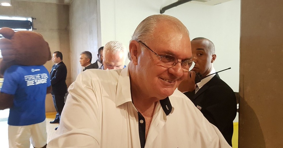 Gilvan de Pinho Tavares afirma que o nome de Bruno Silva tem o aval do técnico Mano Menezes (Foto: Gabriel Duarte)