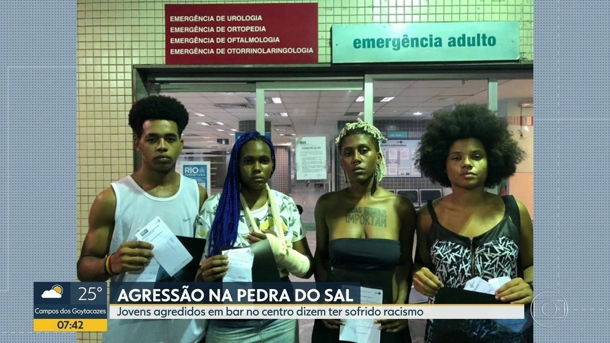 Jovens agredidos em bar na Pedra do Sal, no Rio, afirmam que foram alvo de racismo e LGBTfobia