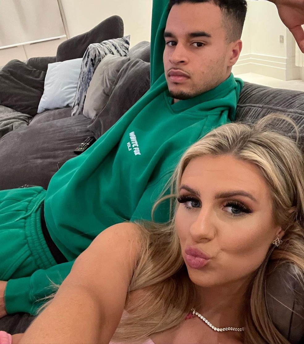 Chloe Burrows e o ex-namorado Toby — Foto: Reprodução/Instagram