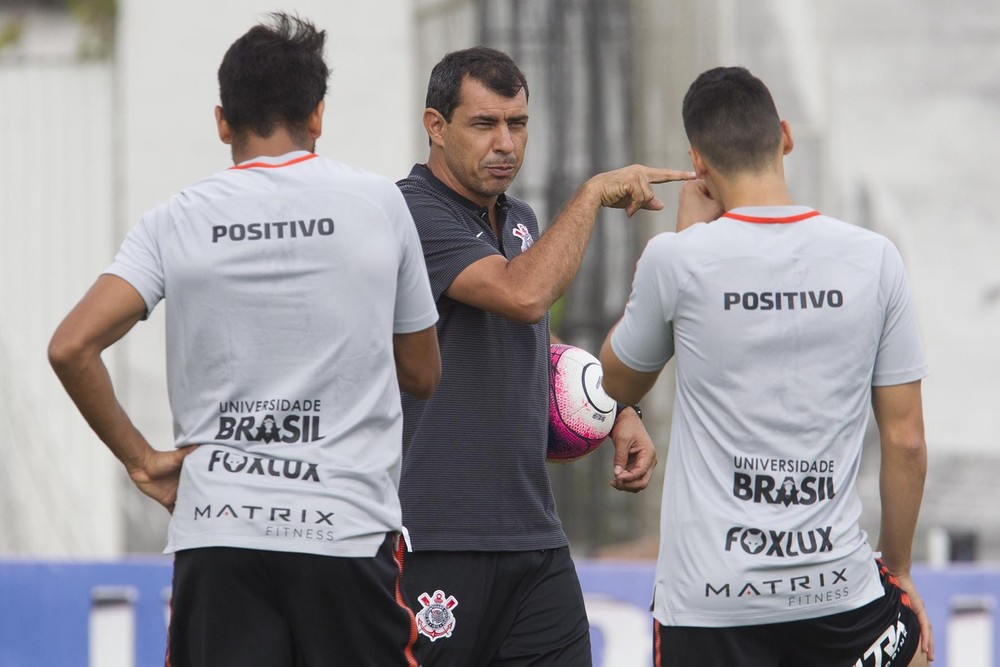 Firmeza defensiva e volta do pivô: como o Corinthians quer vencer o Bragantino