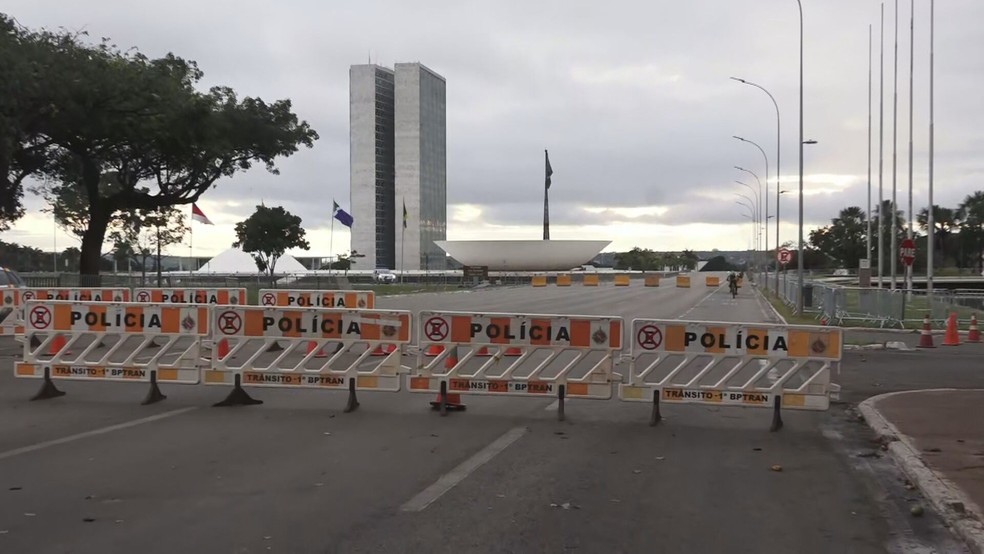 Esplanada dos Ministérios segue com bloqueios nesta quarta-feira, após atos de vandalismo de bolsonaristas radicais | Distrito Federal | G1