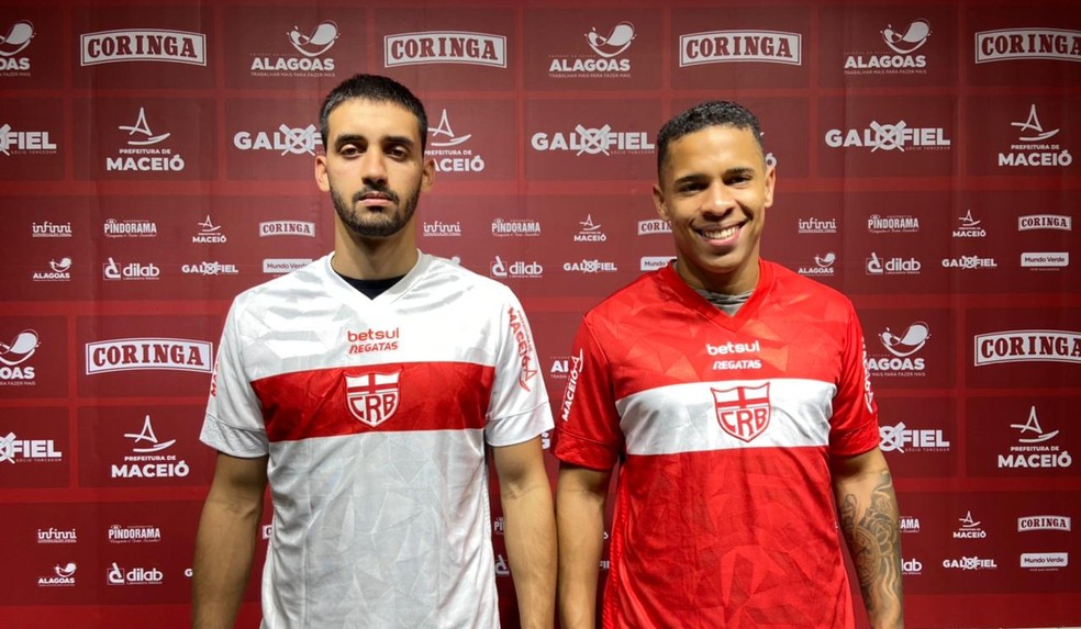 Volante Marthã e centroavante Vitão são apresentados pelo CRB — Foto: Victor Martiniano/ASCOM CRB