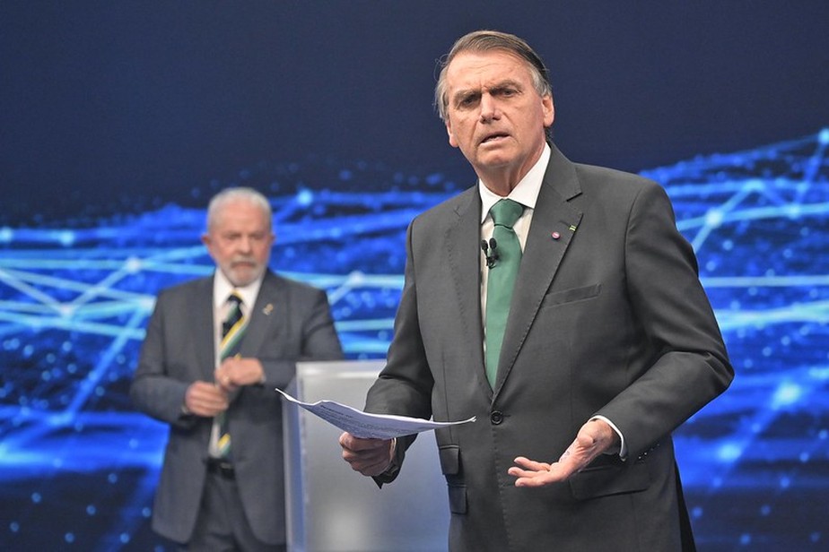 Bolsonaro e Lula participam do debate na Band