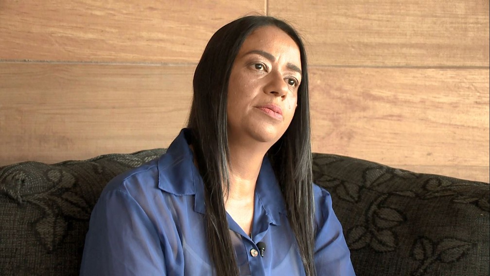 Simone Garcia procura pela mãe biológica — Foto: Oliveira Alves/TV Gazeta