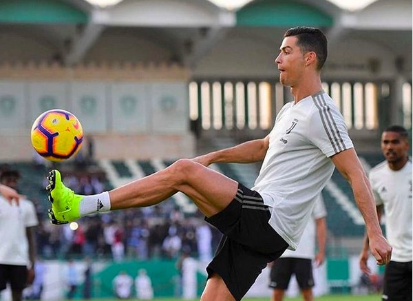 O jogador de futebol português Cristiano Ronaldo em treino pela Juventus (Foto: Instagram)